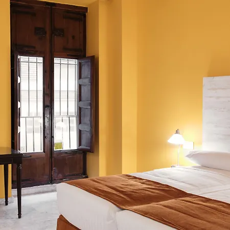 Ad Hoc Carmen Hotel