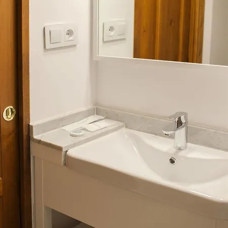 Ad Hoc Carmen Hotel Walencja