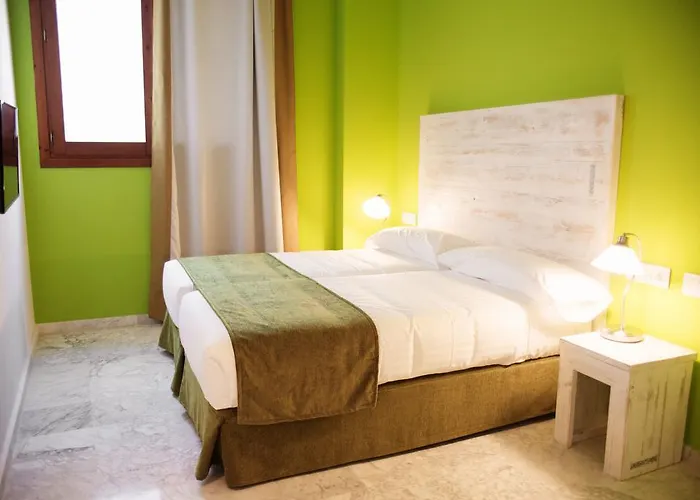 Otel Ad Hoc Carmen Valensiya